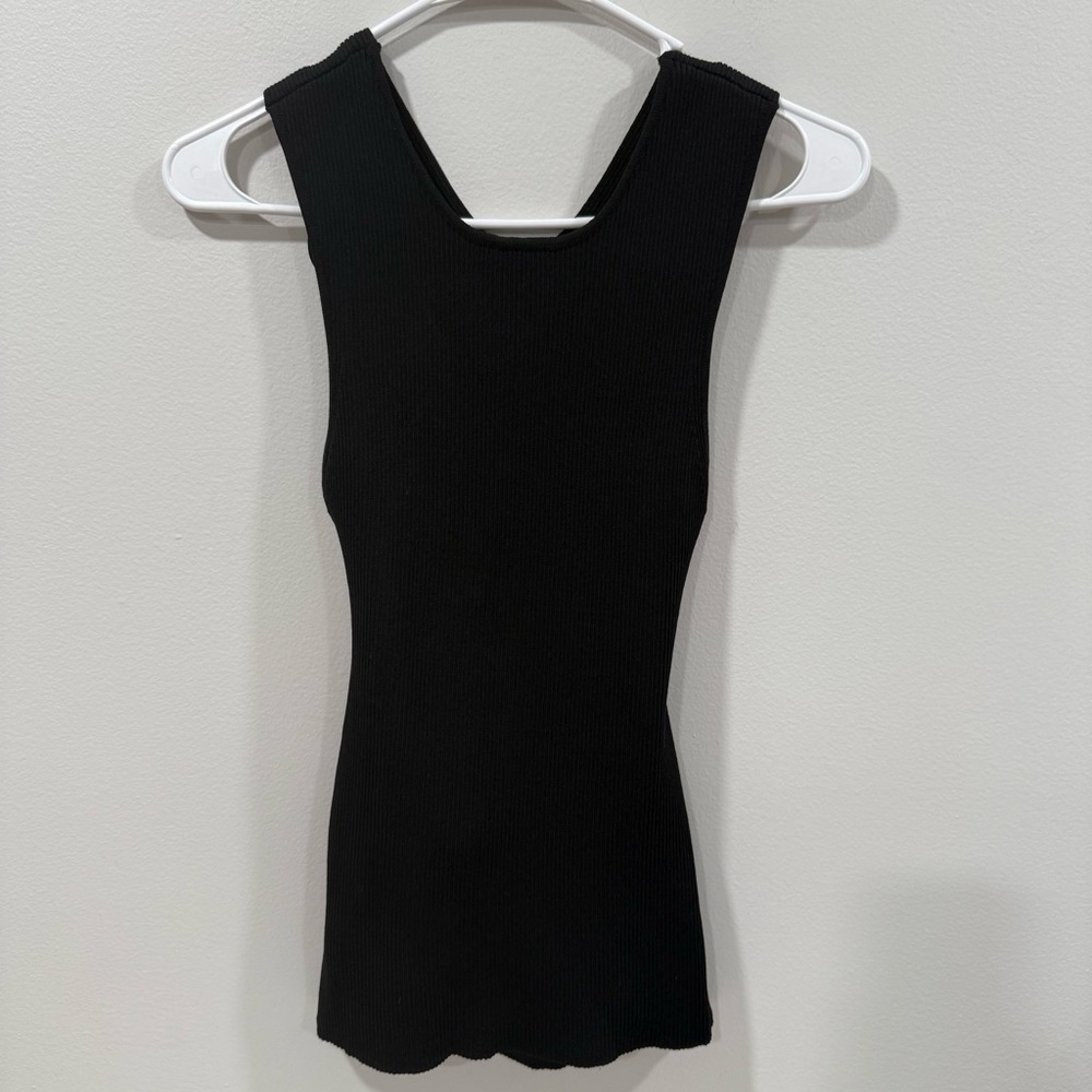 Zara Black Ribbed Fitted Sleeveless Tank Top With Back Cut Out Size Medium EUC